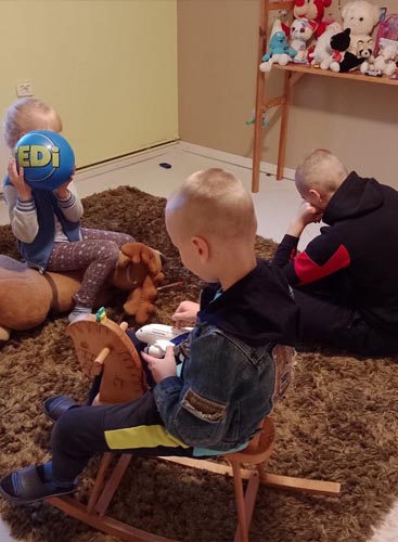 Dmytro, Julja, Viktor